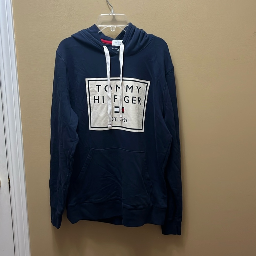Tommy Hilfiger sweatshirt size medium